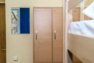 Хостелы BOTANIC GLOBUS HOSTEL Киев Кровать в общем номере для мужчин-5