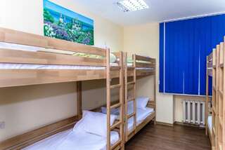 Хостелы BOTANIC GLOBUS HOSTEL Киев Спальное место на двухъярусной кровати в общем номере для мужчин-3