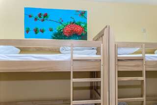 Хостелы BOTANIC GLOBUS HOSTEL Киев Спальное место на двухъярусной кровати в общем номере для мужчин-4