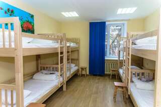 Хостелы BOTANIC GLOBUS HOSTEL Киев Кровать в общем номере для мужчин-12